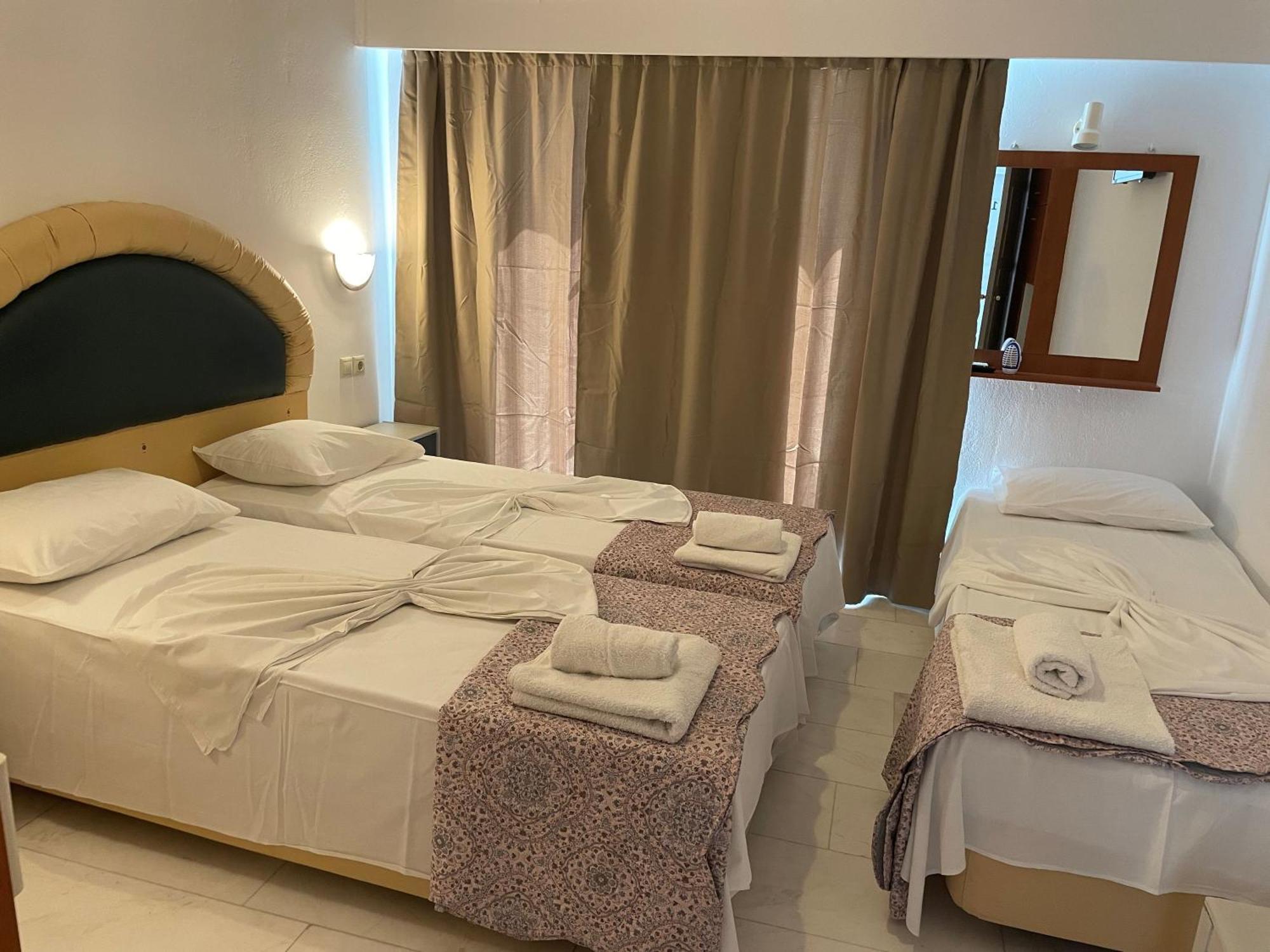 Hotel Kourkoumelata Аргостолион Экстерьер фото