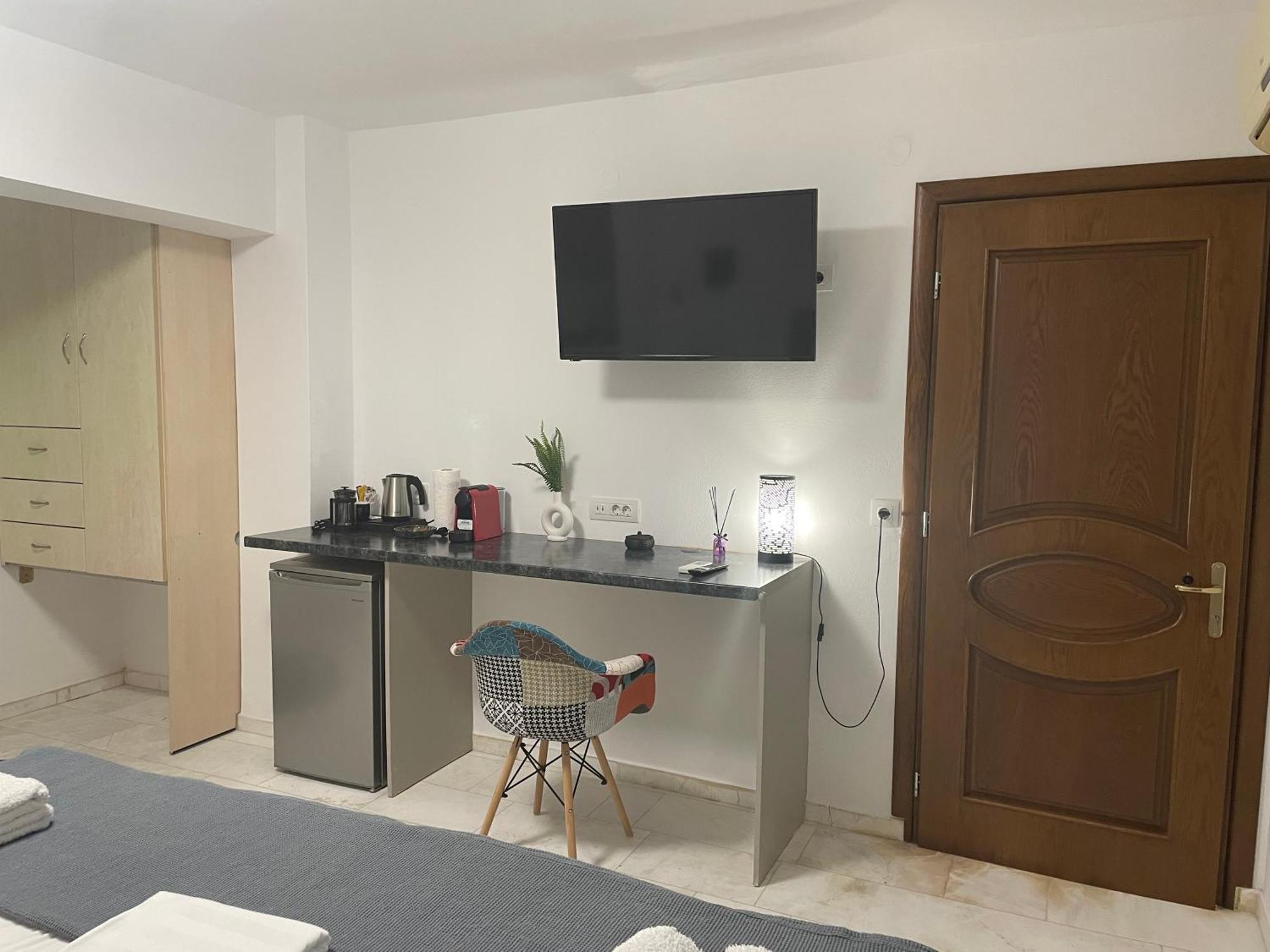 Hotel Kourkoumelata Аргостолион Экстерьер фото
