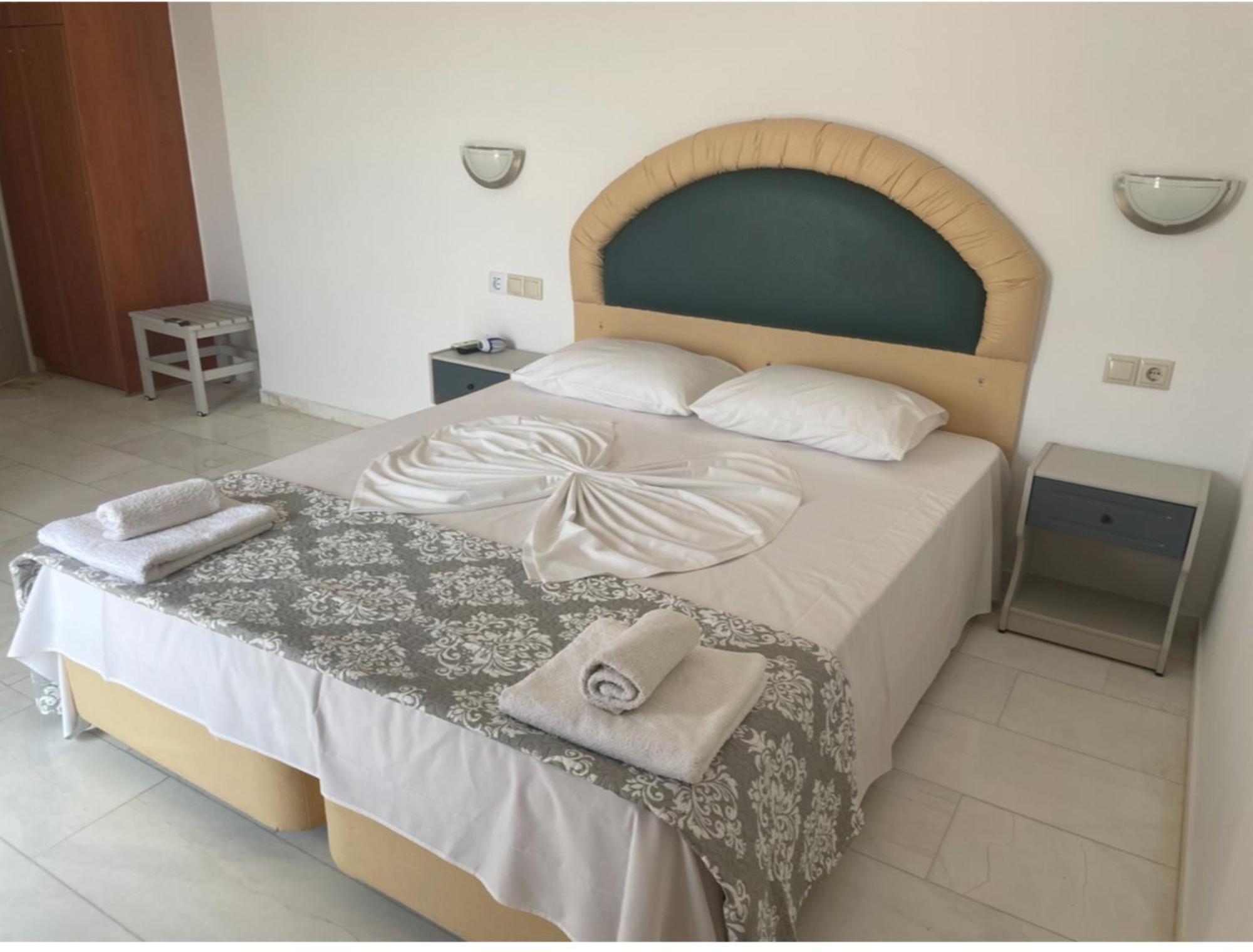 Hotel Kourkoumelata Аргостолион Экстерьер фото