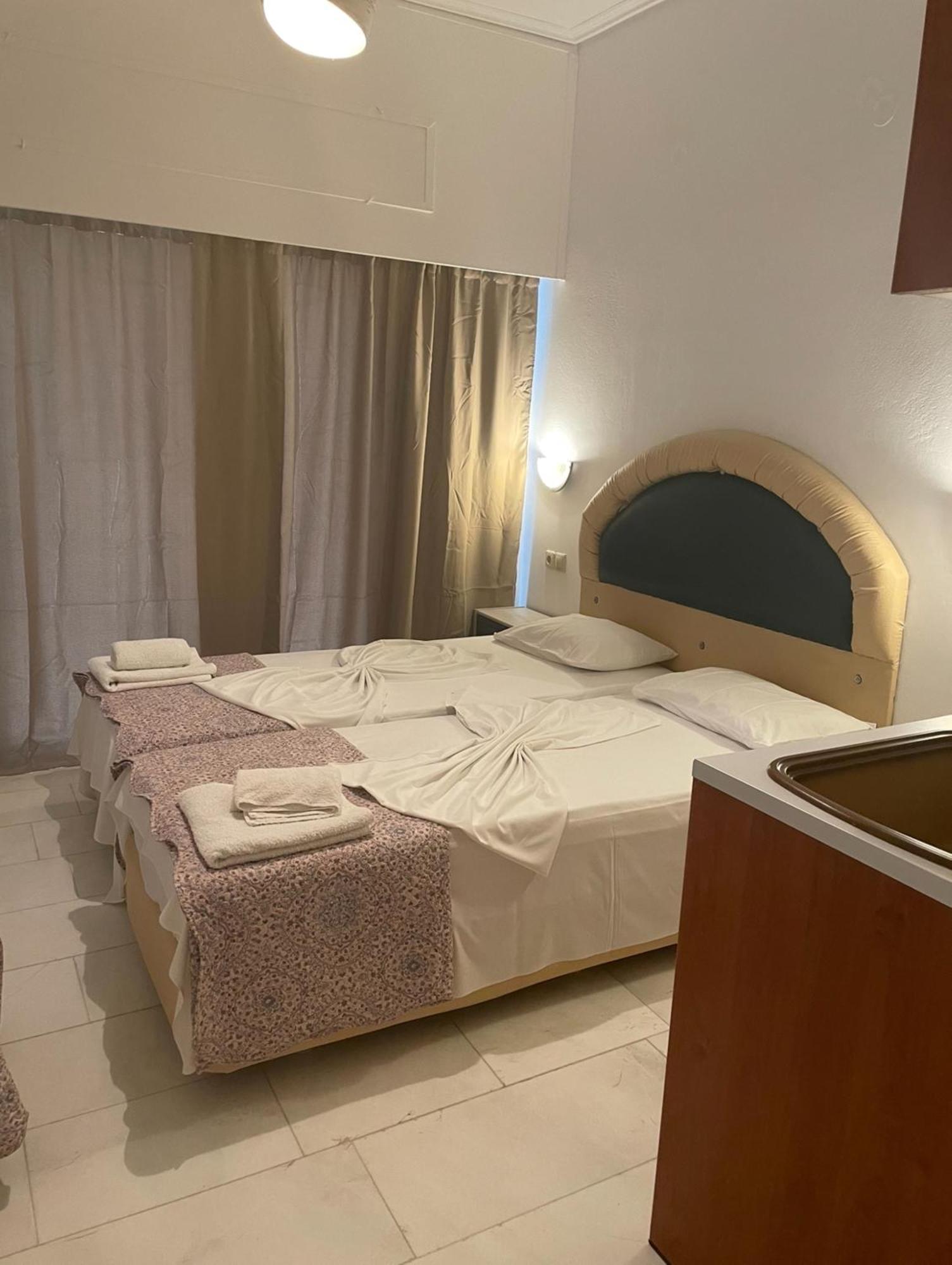 Hotel Kourkoumelata Аргостолион Экстерьер фото